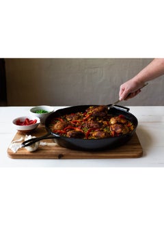 LODGE Cast Iron Round Skillet Pan with Hanging Loop Black 10.5 inch L8SK3  - Image 5