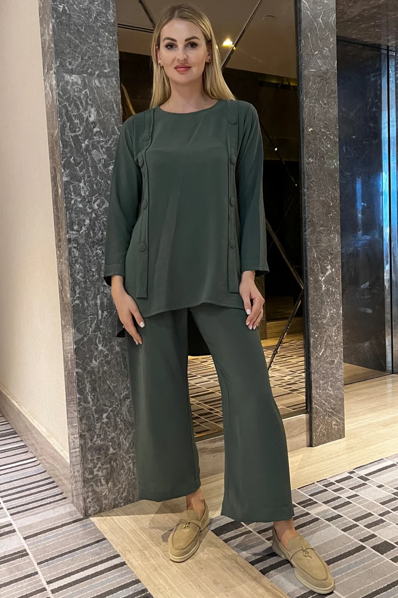 مويستريت طقم بلوزة بياقة دائرية وأزرار وبنطلون