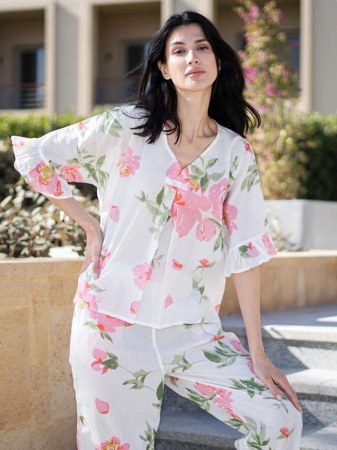 sanskrutihomes Sanskrutihomes Floral Printed Pure Cotton Top and Straight Pyjama Set