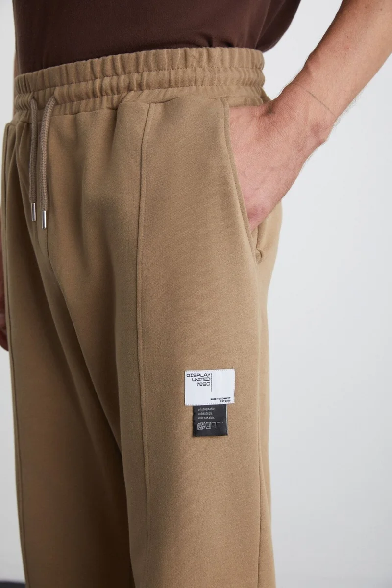 جريميلانج Rowan Men's Relaxed, Ribbed Front, Decorative Labeled, Mink Sweatpants