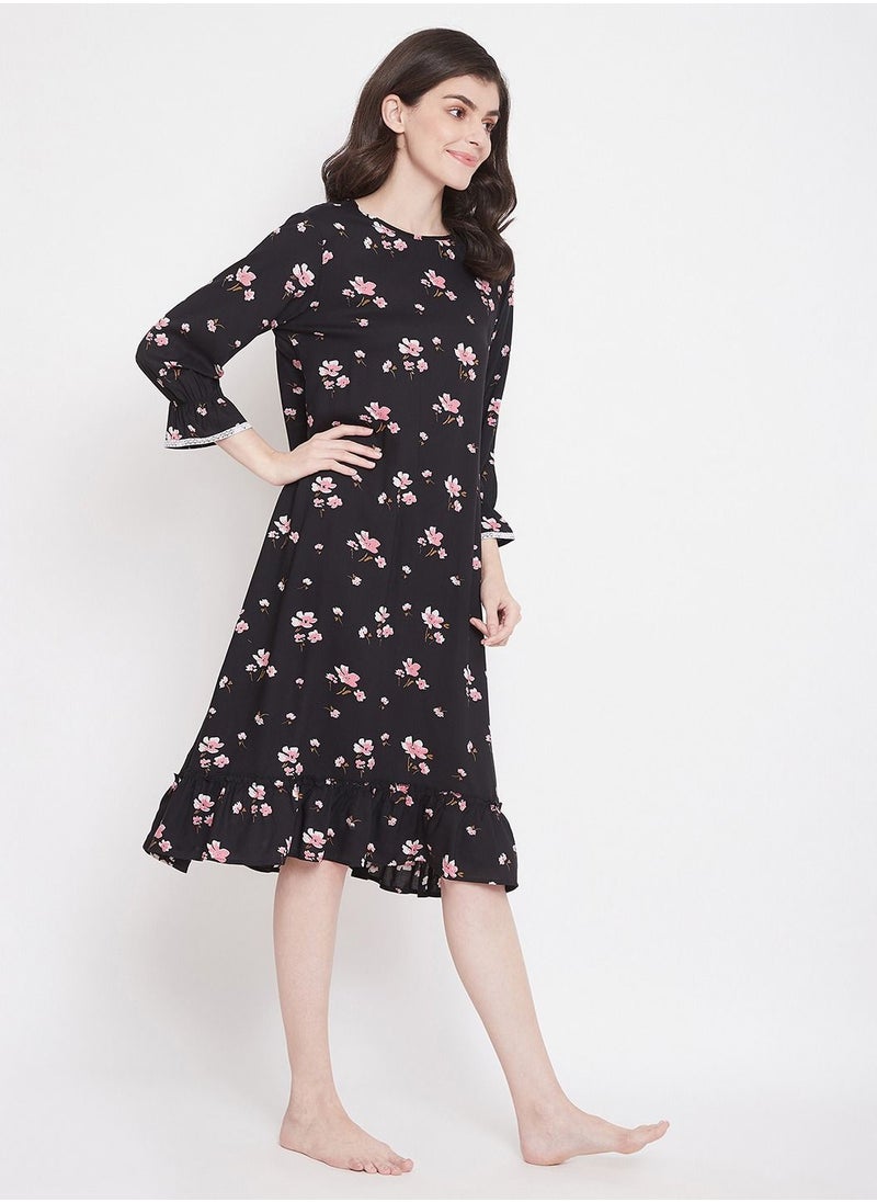 Clovia - Clovia Pretty Florals Mid Length Nightdress In Black - Cotton Rich - Image 1