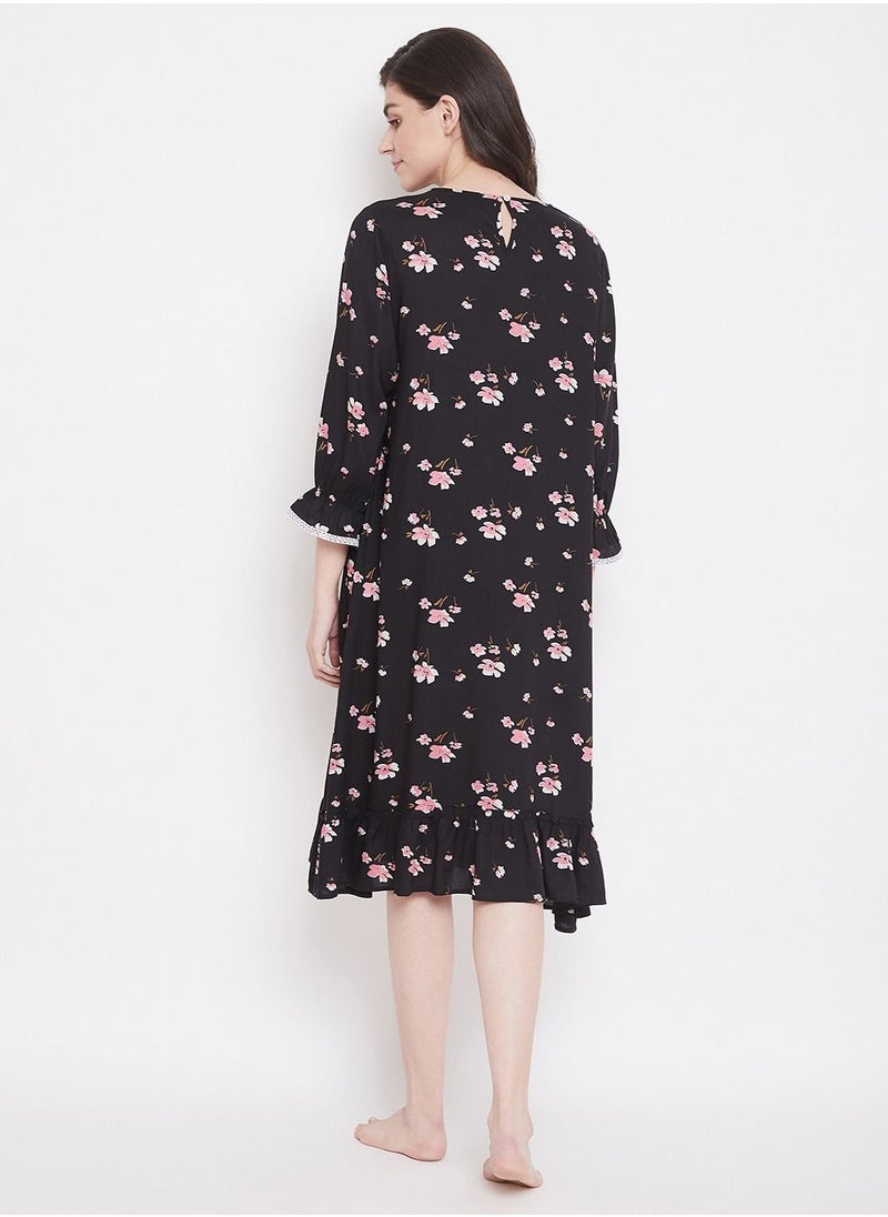 Clovia - Clovia Pretty Florals Mid Length Nightdress In Black - Cotton Rich - Image 1