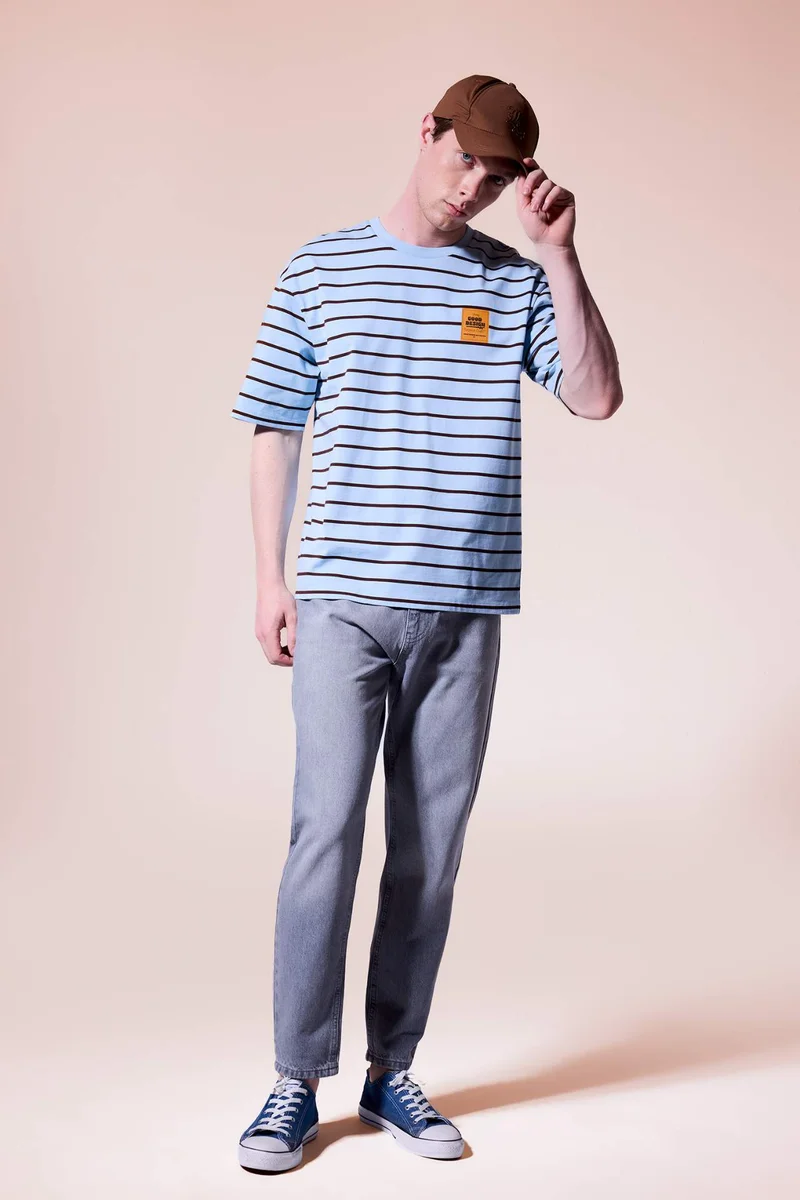 ديفاكتو Boxy Fit Short Sleeve T-Shirt