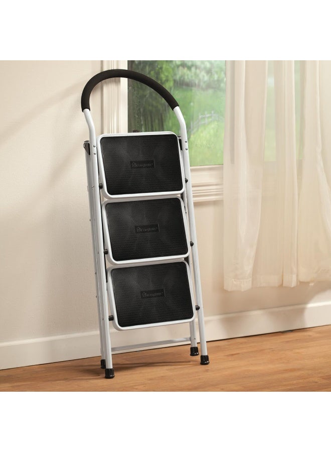 سي&زد سلم قابل للطي بثلاث درجات - سلم سهل الراحة بدواسة عريضة | سلم متين موفر للمساحة للمطبخ والمنزل والخارج (أبيض) - Image 1