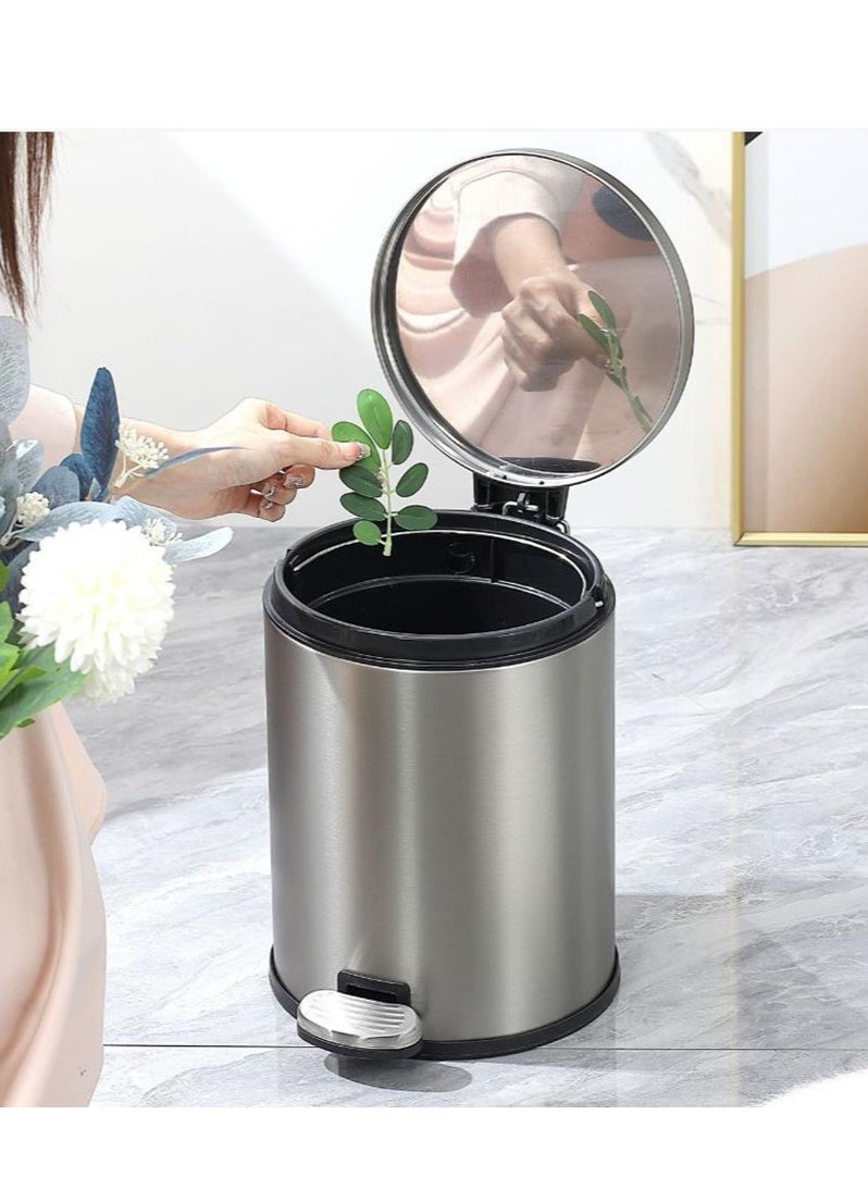 Golden Home - Bin, Classic Round Pedal Trash Can, Hands-Free Ideal For Kitchen, Bathroom, Bedroom, Office, Stainless Steel 8L  - Image 5
