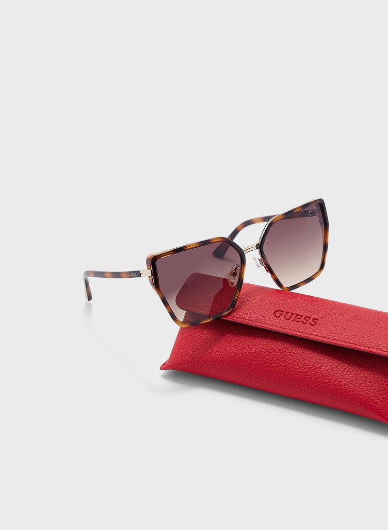 GUESS Oversized Sunglasses - Image 4