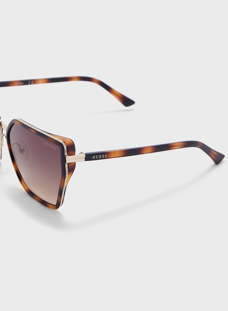 GUESS Oversized Sunglasses - Image 3