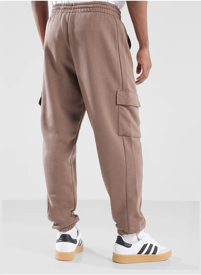 اديداس اوريجينالز Basketball Cargo Sweatpants