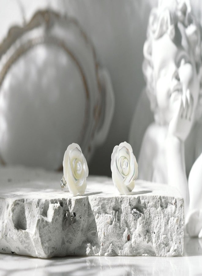 ايرافيدا أقراط مرصعة بزهرة بيضاء نقية رقيقة منحوتة من عرق اللؤلؤ - Image 4