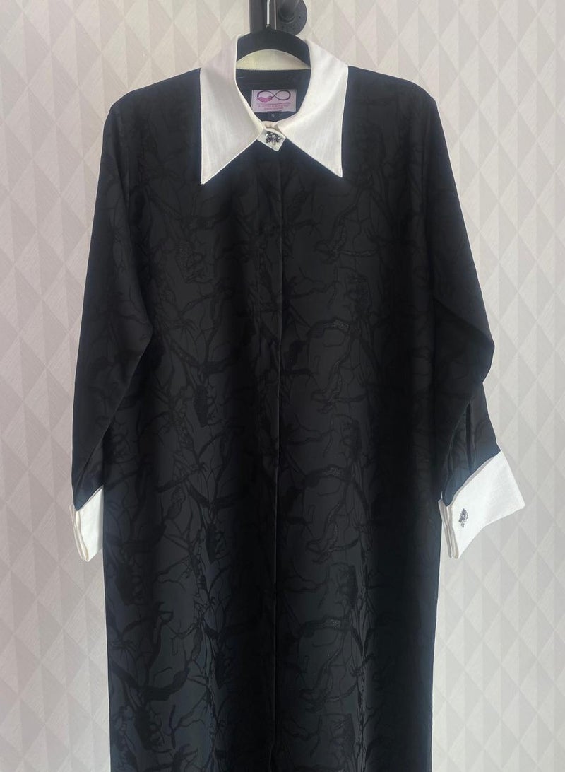 ALREESH ALBANAFSAJI ALREESH-25 LUXURY ABAYA WITH WHITE COLLARED AND CRYSTAL DESIGN - Image 2