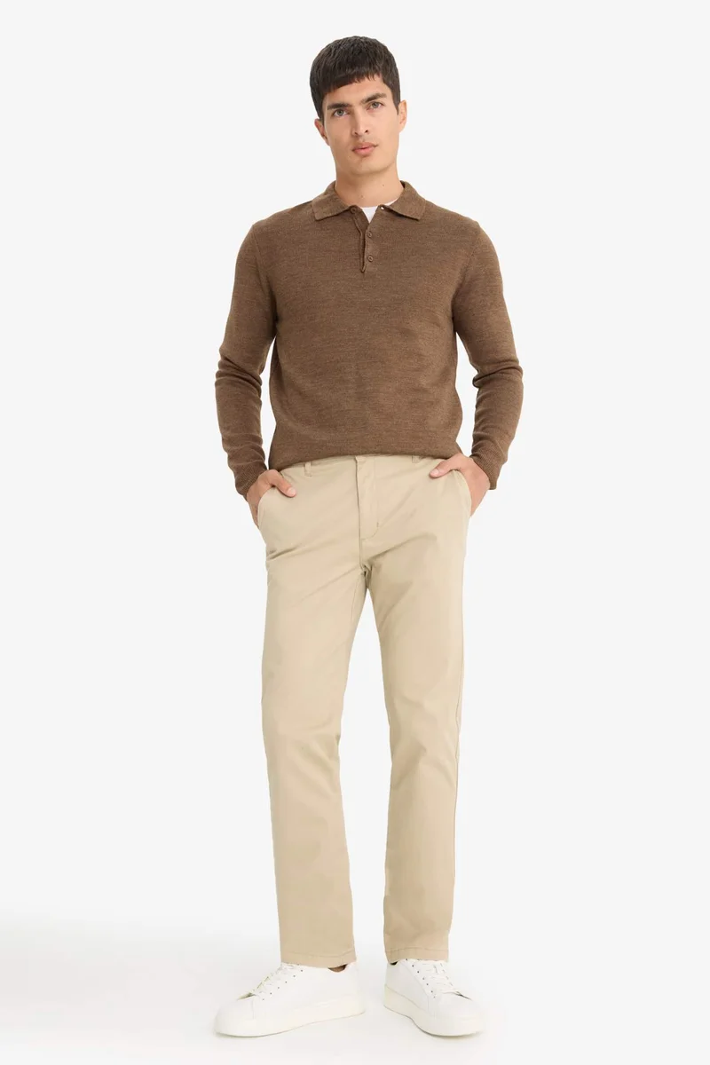 ديفاكتو Regular Fit Pocketed Straight Leg Chino Pants