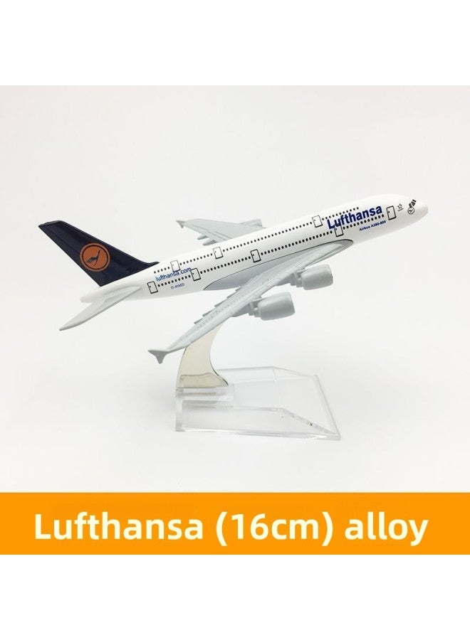 لعبة أطفال - طائرة لوفتهانزا A380 بطول 16 سم ♜✦ لعبة أطفال - لعبة تعليمية ممتعة، لعب إبداعي، هدية عيد ميلاد للأولاد والبنات، لعبة تفاعلية، تنمية مهارات الأطفال - Image 1