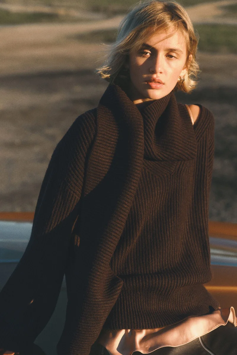 اتش اند ام كنزة بقبة وشاح من نسيج مضلع مرن