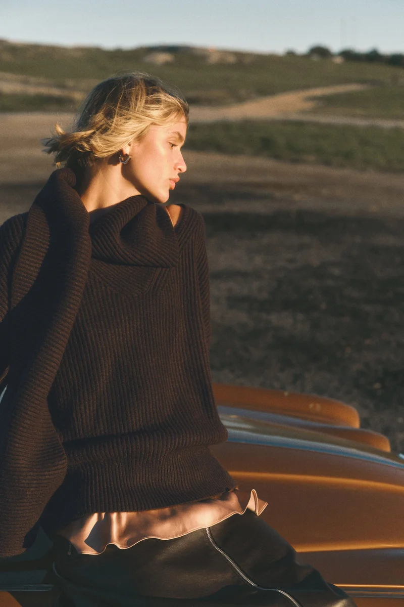 اتش اند ام كنزة بقبة وشاح من نسيج مضلع مرن