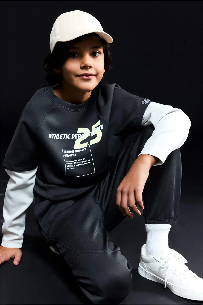 ديفاكتو Oversize Slogan Crew Neck Sweatshirt