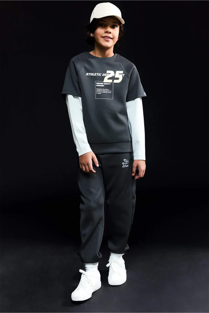 ديفاكتو Oversize Slogan Crew Neck Sweatshirt