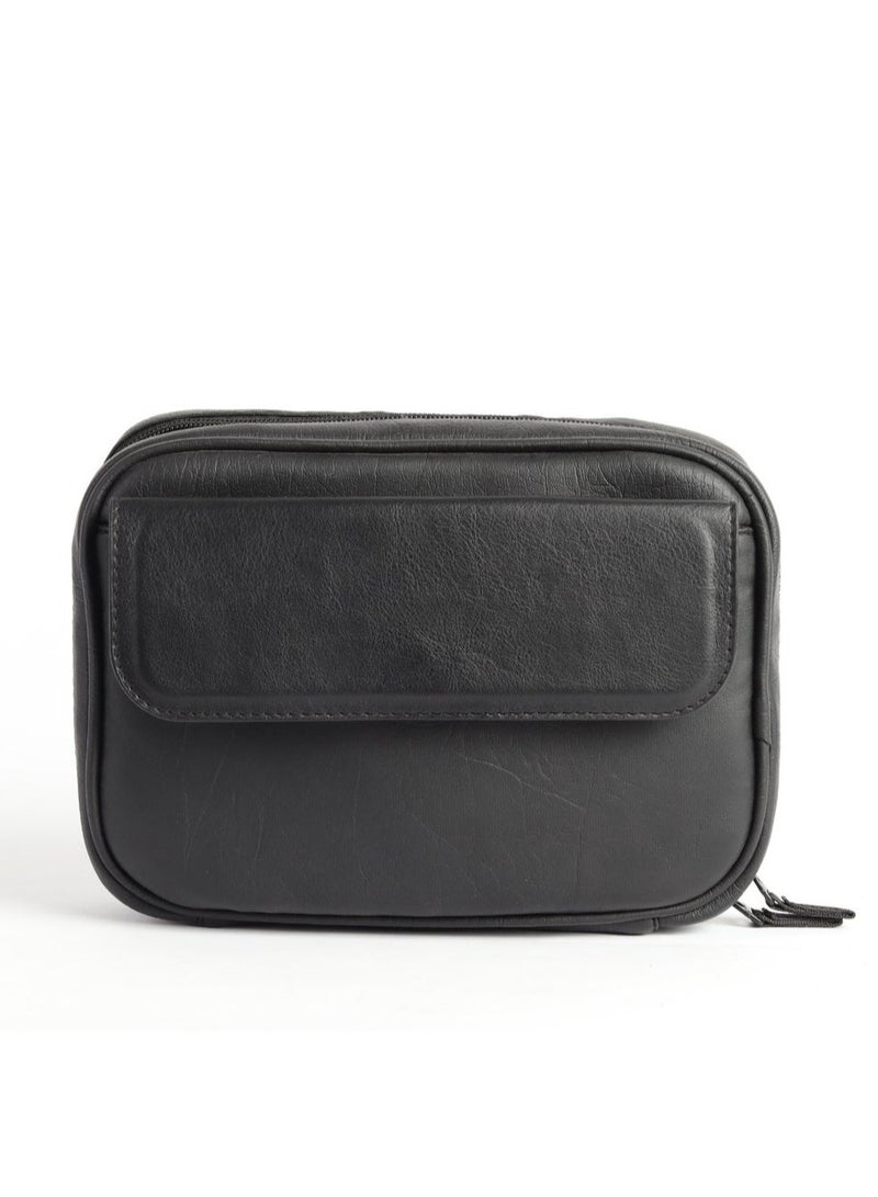 ايه ار سابلاي AR Pouch من Arij Bags | شنطة يد صغيرة للموبايل والإكسسوارات، استخدام يومي عملي، جيب رئيسي + 6 جيوب للكروت + جيوب داخلية متعددة + جيب خارجي سريع، تصميم خفيف (22 × 17 × 5 سم) (أسود) - Image 1