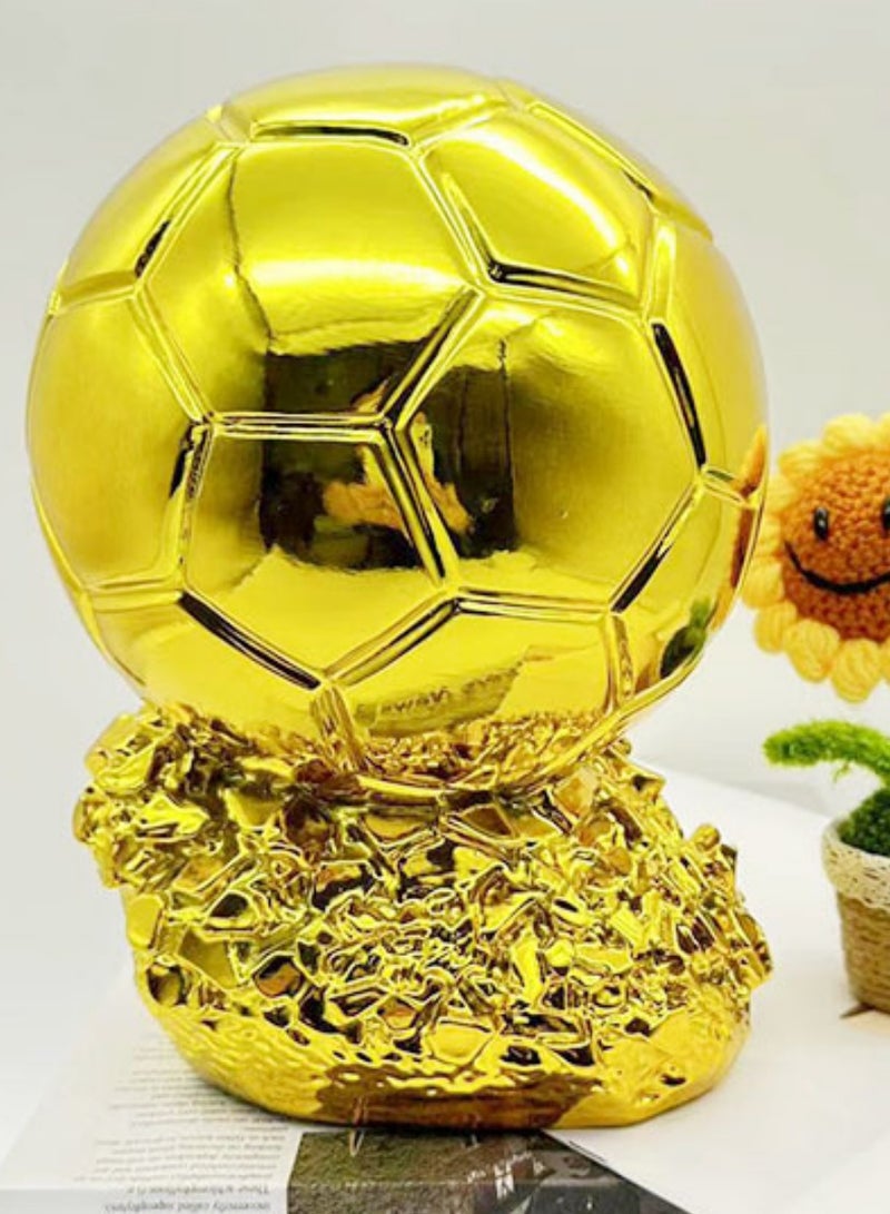 كأس كرة القدم الذهبية الكرة بطل الكأس مع لوحة حروف الطلاء الكهربائي الأعمال الحرفية الكرة الذهبية كأس كرة القدم طبق الأصل زينة كأس العالم لكرة القدم هدايا تذكارية للاعب أفضل لاعب 15 سم - Image 2