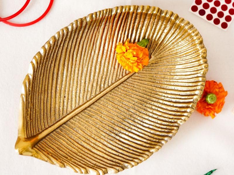 Behoma Metal Leaf Shape Tray for Home Decor | Perfect for Mandap, Haldi, Mehendi & Reception Center Table Decoration | Special Navratri Decoratives Golden, Small Size (Only Tray Included) - Image 5
