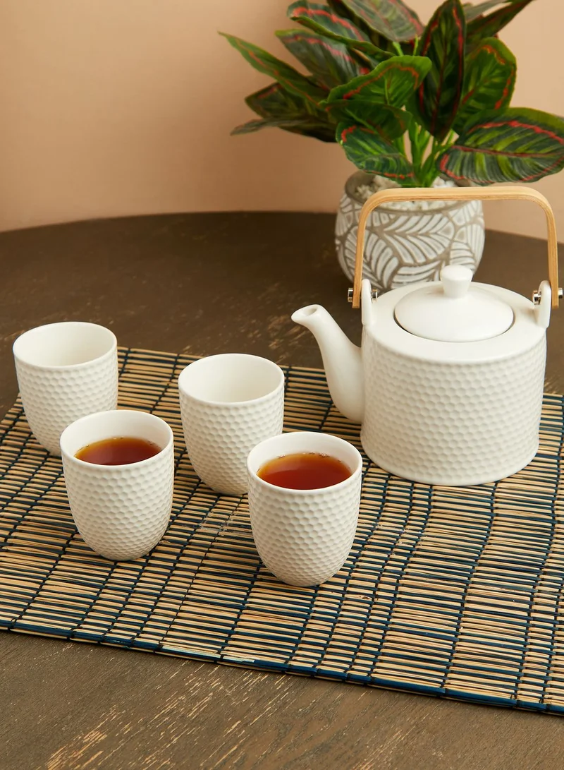 Noire Edit White Ribbed Effect Tea Set With Tea Pot & 4 Mugs