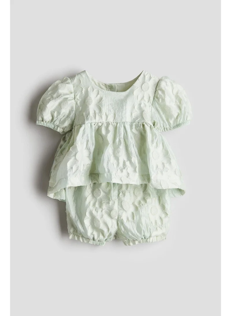 H&M 2-piece patterned set