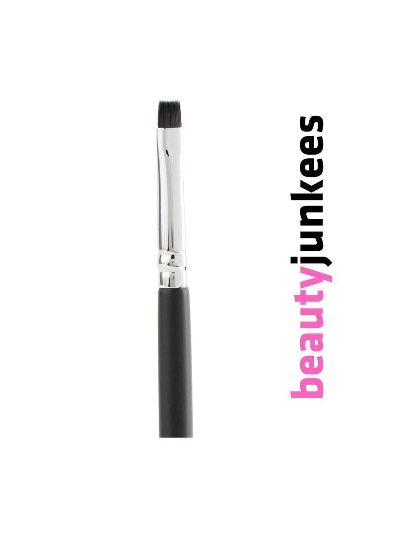 Beauty Junkees - Flat Eyeliner Brush Definer Brush – Pro Tight Eye Liner Brush Thin, Gel Eyeliner Brush, Small Fine Makeup Brush for Eyeliner, Tool Applicator for Gel Liquid Powder Cake Cream - Image 1