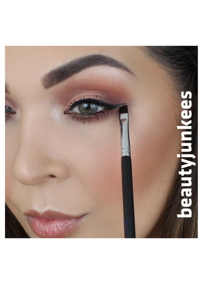 Beauty Junkees - Flat Eyeliner Brush Definer Brush – Pro Tight Eye Liner Brush Thin, Gel Eyeliner Brush, Small Fine Makeup Brush for Eyeliner, Tool Applicator for Gel Liquid Powder Cake Cream - Image 1