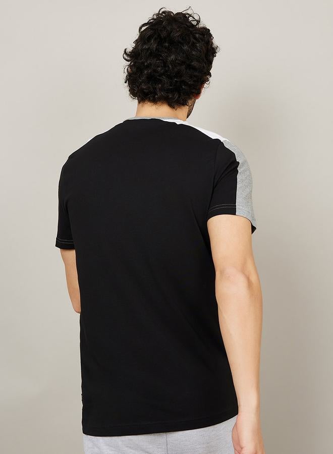 PUMA تي شيرت أساسي بتصميم ملون وقصة عادية - Image 4