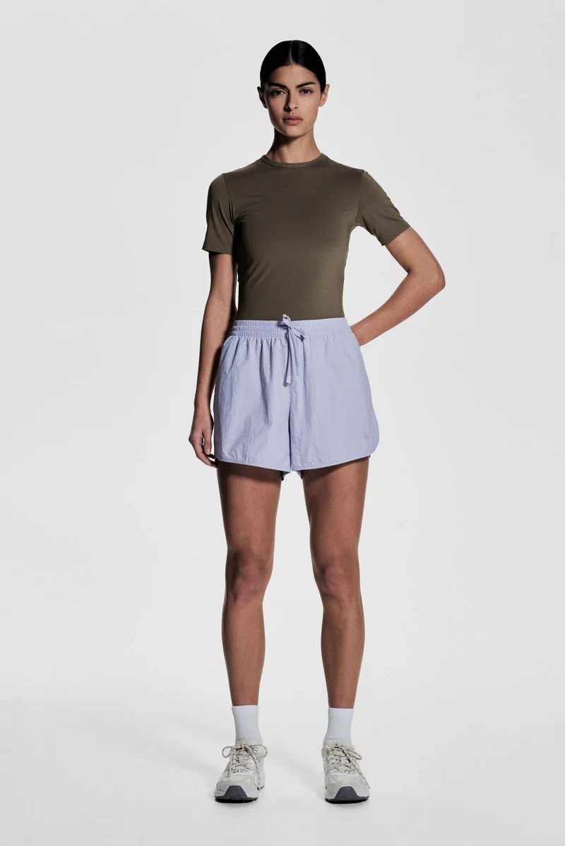 H&M Cropped sports top in DryMove™