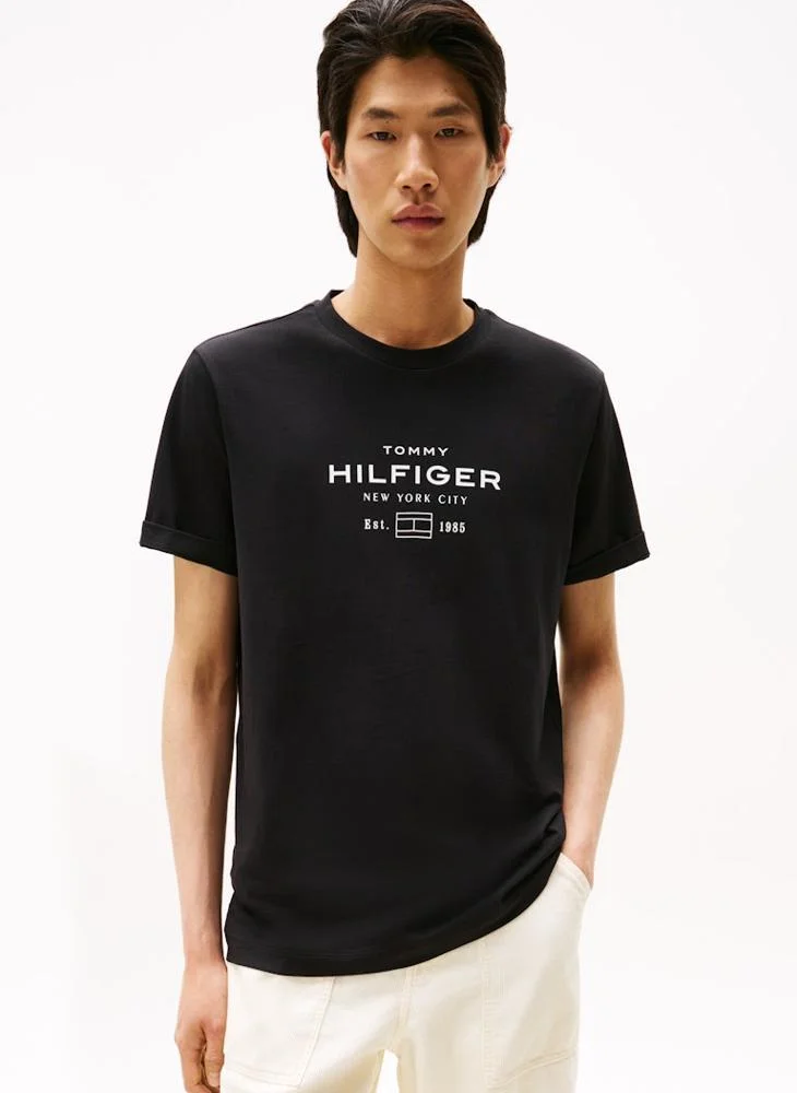 TOMMY HILFIGER Graphic Logo Crew Neck T-Shirt