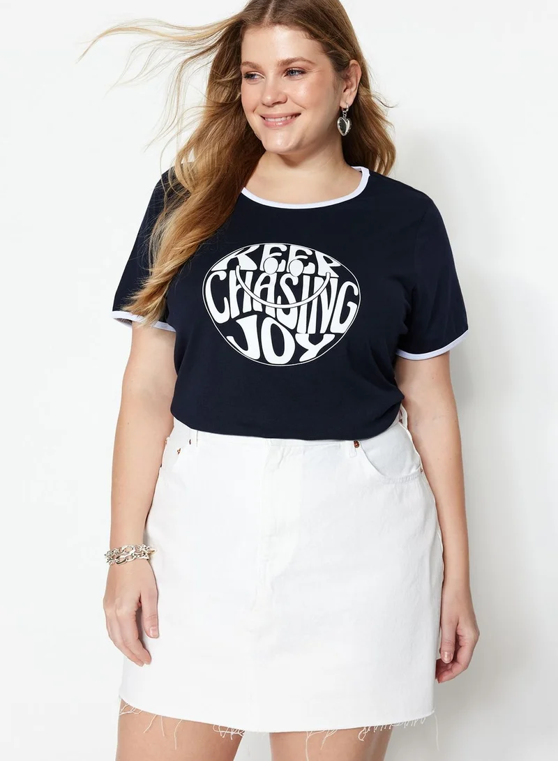 Trendyol Curve Crew Neck Graphic T-Shirt