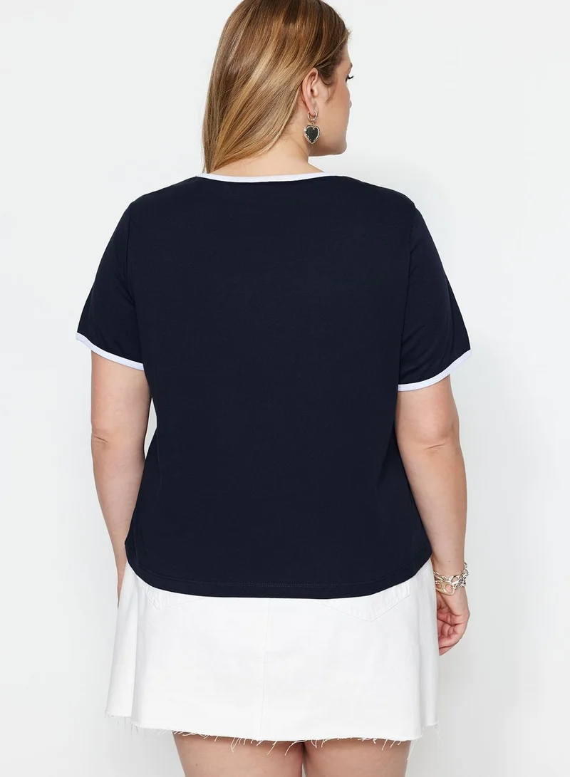 Trendyol Curve Crew Neck Graphic T-Shirt