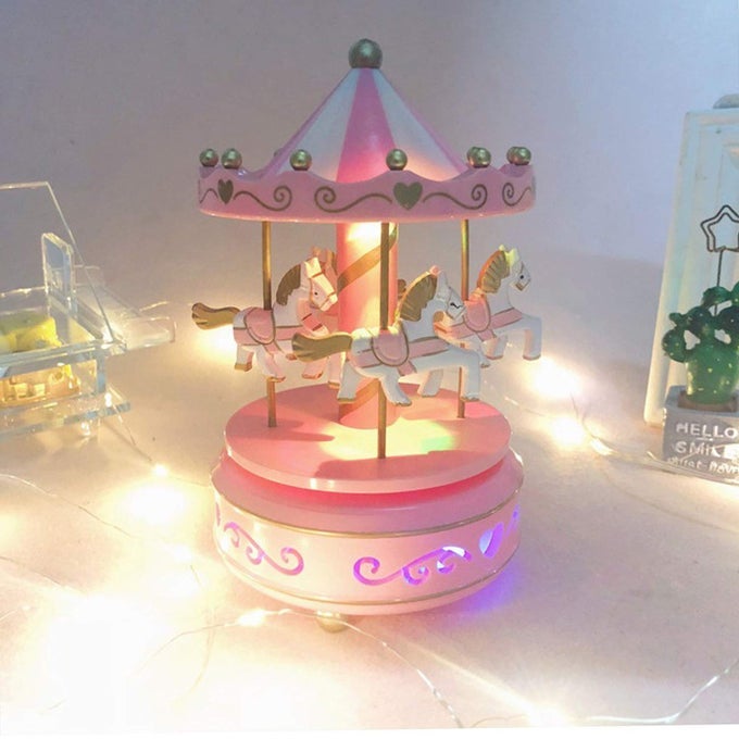 CLASSIC CAROUSEL MUSIC BOX LED COLOUR CHANGING 4 HORSE ROTATING MUSIC BOX LIGHT MELODY ARTWARE BIRTHDAY CHRISTMAS FESTIVAL MUSICAL GIFT FOR BABY KIDS DAUGHTER BIRTHDAY
