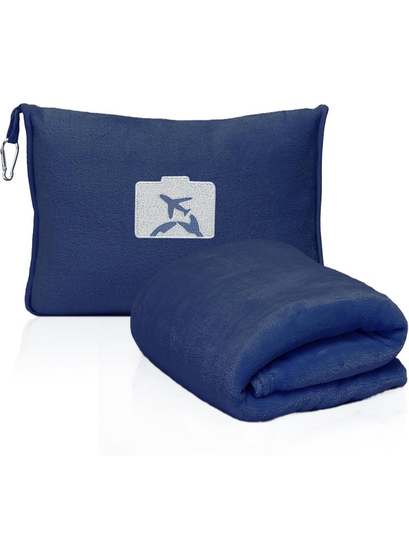 يلا جوي بطانية ووسادة سفر قابلة للتحويل 2 في 4، ناعمة وصغيرة الحجم وخفيفة الوزن وقابلة للتعبئة مع جراب حقيبة اليد ومشبك حقيبة الظهر للرحلات الجوية والسيارة (أزرق غامق) - Image 1