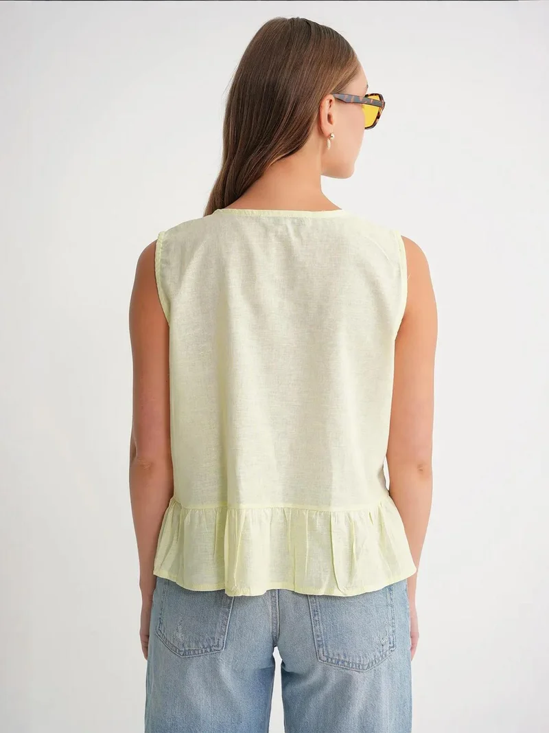 ميكسراي بلوزة ميكسراي بياقة مكشكشة وربطة أمامية