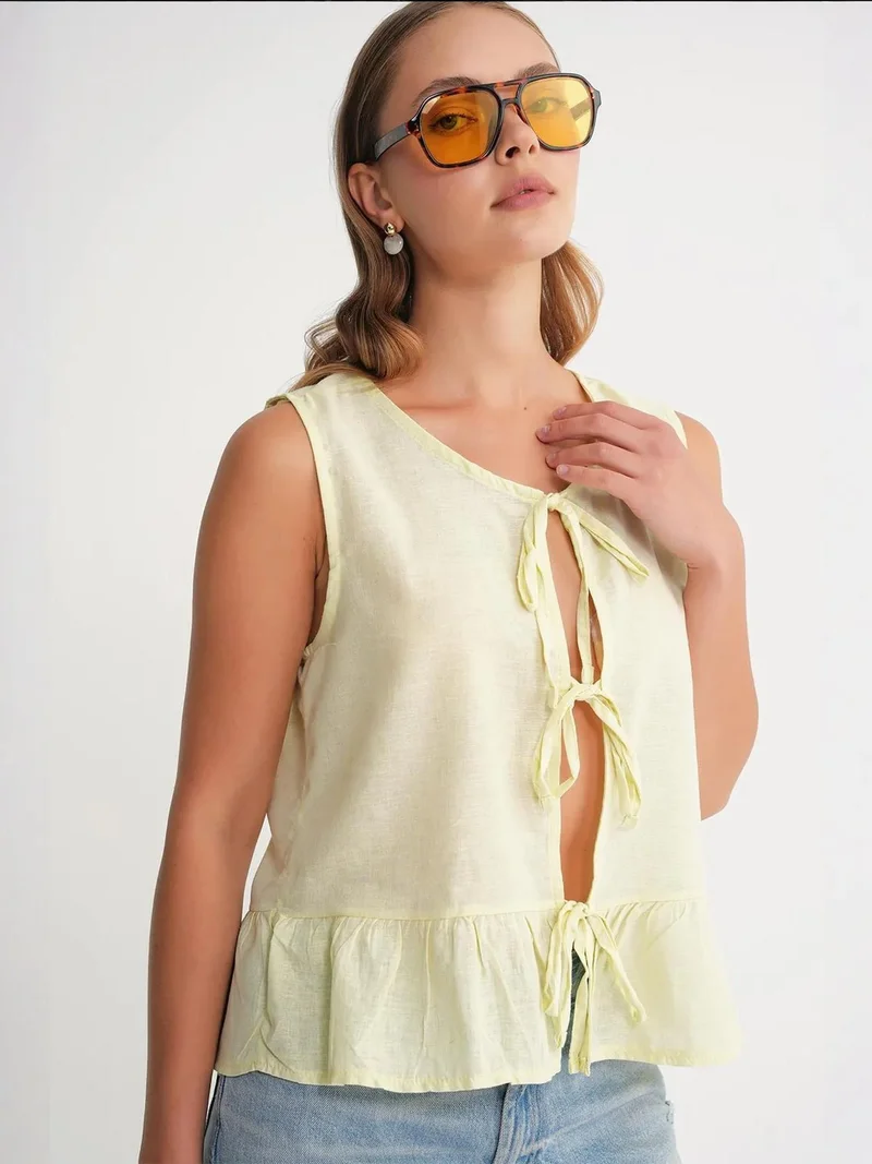 ميكسراي بلوزة ميكسراي بياقة مكشكشة وربطة أمامية