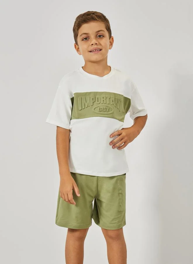 ستايلي Embossed Slogan T-Shirt & Pocket Shorts Set