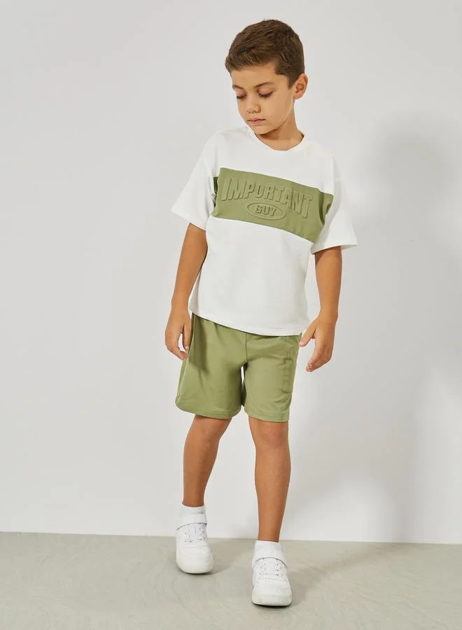 ستايلي Embossed Slogan T-Shirt & Pocket Shorts Set