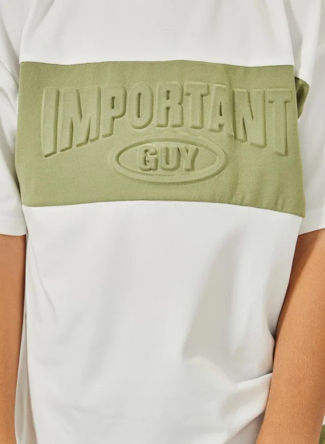 ستايلي Embossed Slogan T-Shirt & Pocket Shorts Set
