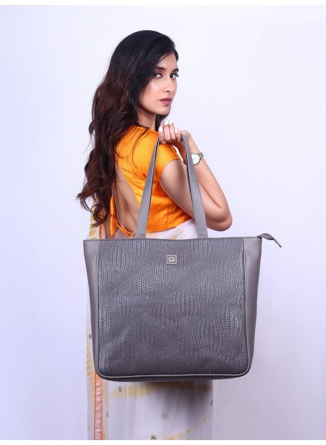 Texas حقيبة توت كبيرة مصممة من تكساس ميراچ | حقيبة كتف أنيقة وعملية مصنوعة يدويًا للأمهات واستخدام المكتب | جلد نباتي فاخر (رمادي ميراچ) - Image 2