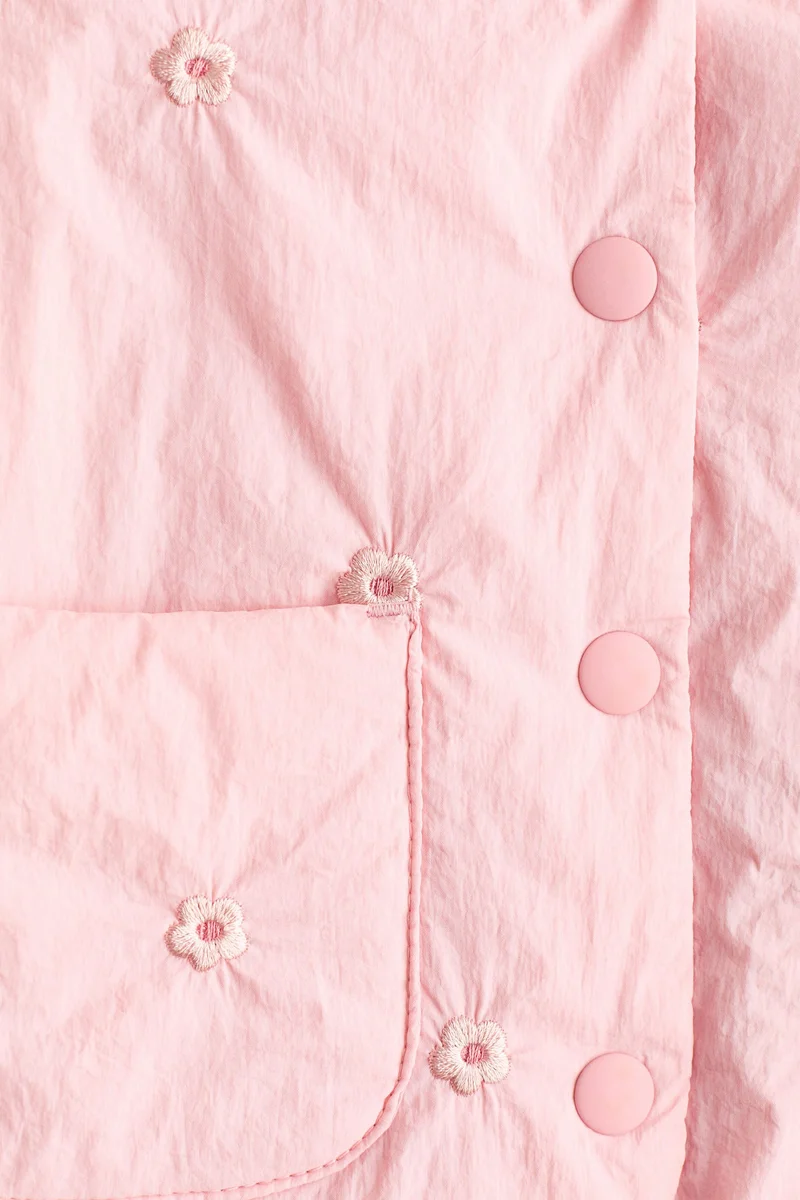 اتش اند ام جاكيت بتفاصيل مطرزة