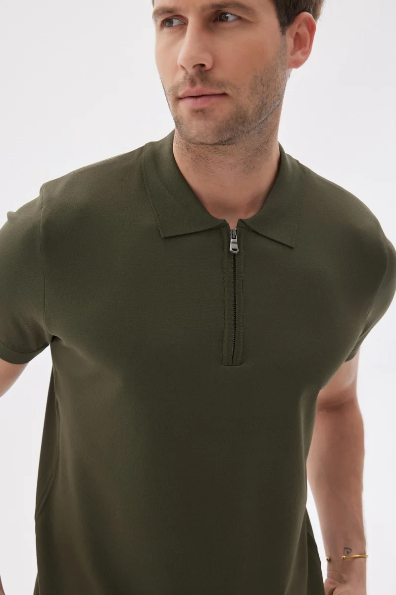 اوديلون Limited Men's Plain Zipper Polo Collar Rayon Knitwear T-Shirt Khaki