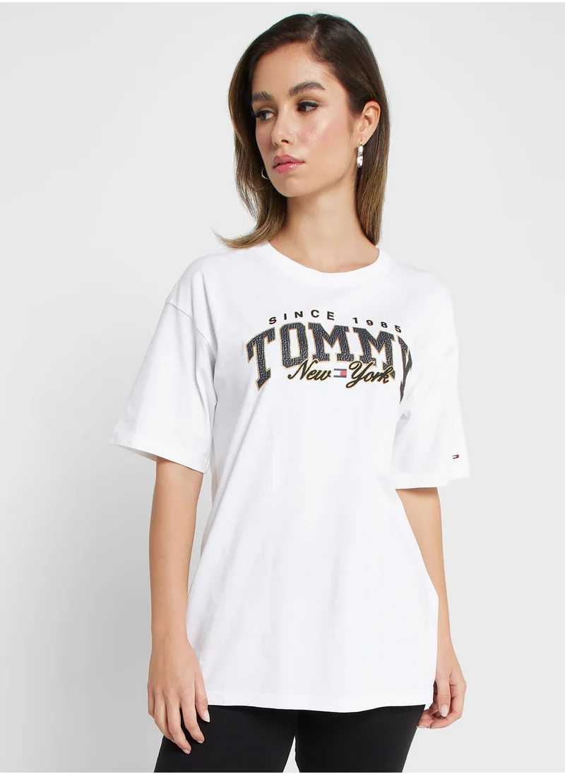 TOMMY JEANS Graphic Crew Neck T-Shirt