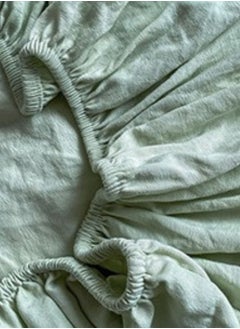 LUNA Home 3-Piece Set: Includes a king-size fitted bedsheet and two pillowcases, washable cotton in a light green color.  - Image 4