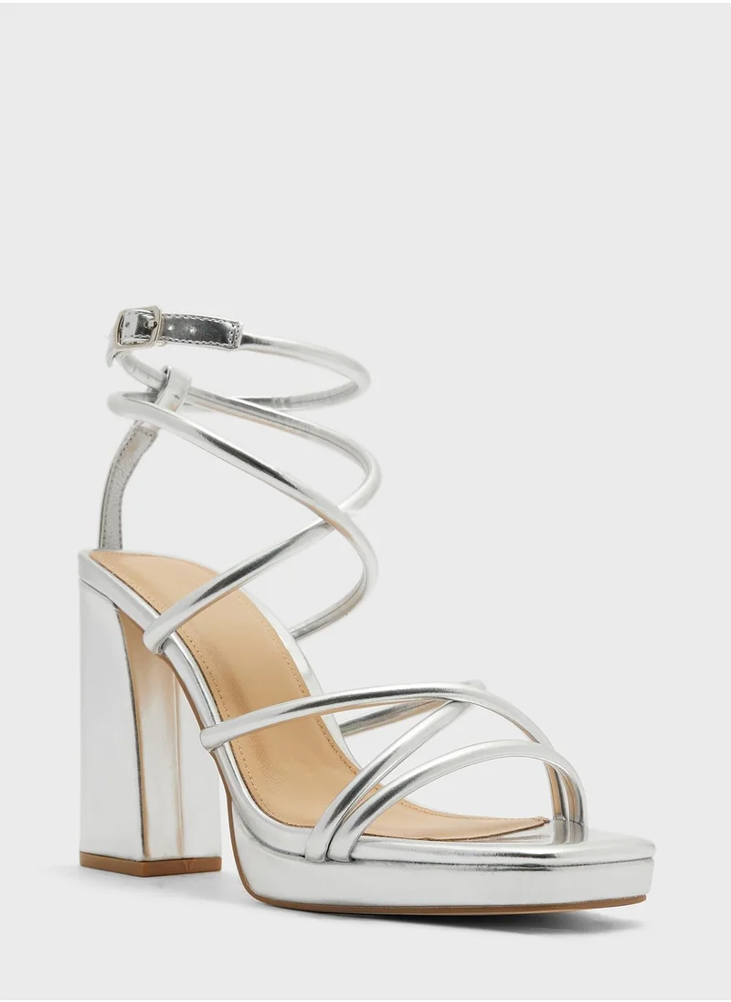 ترافل من نمشي Block Heel Platform Strappy Sandal