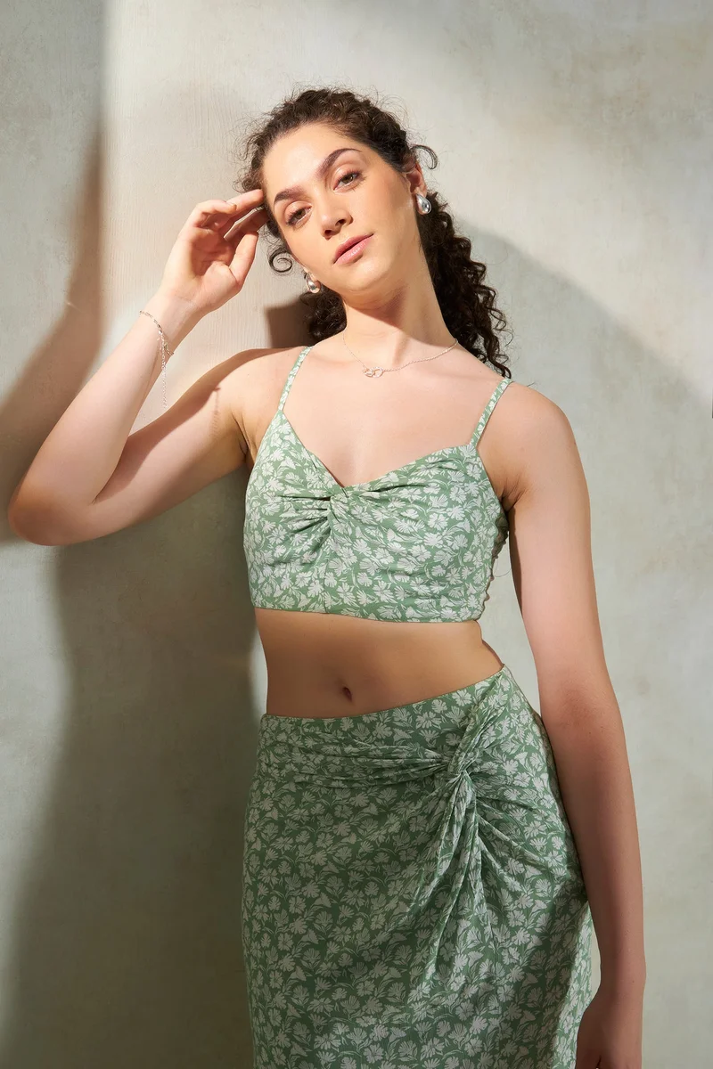 فيرجيو Viscose Floral Daywear Twisted Front Crop Tops for Women