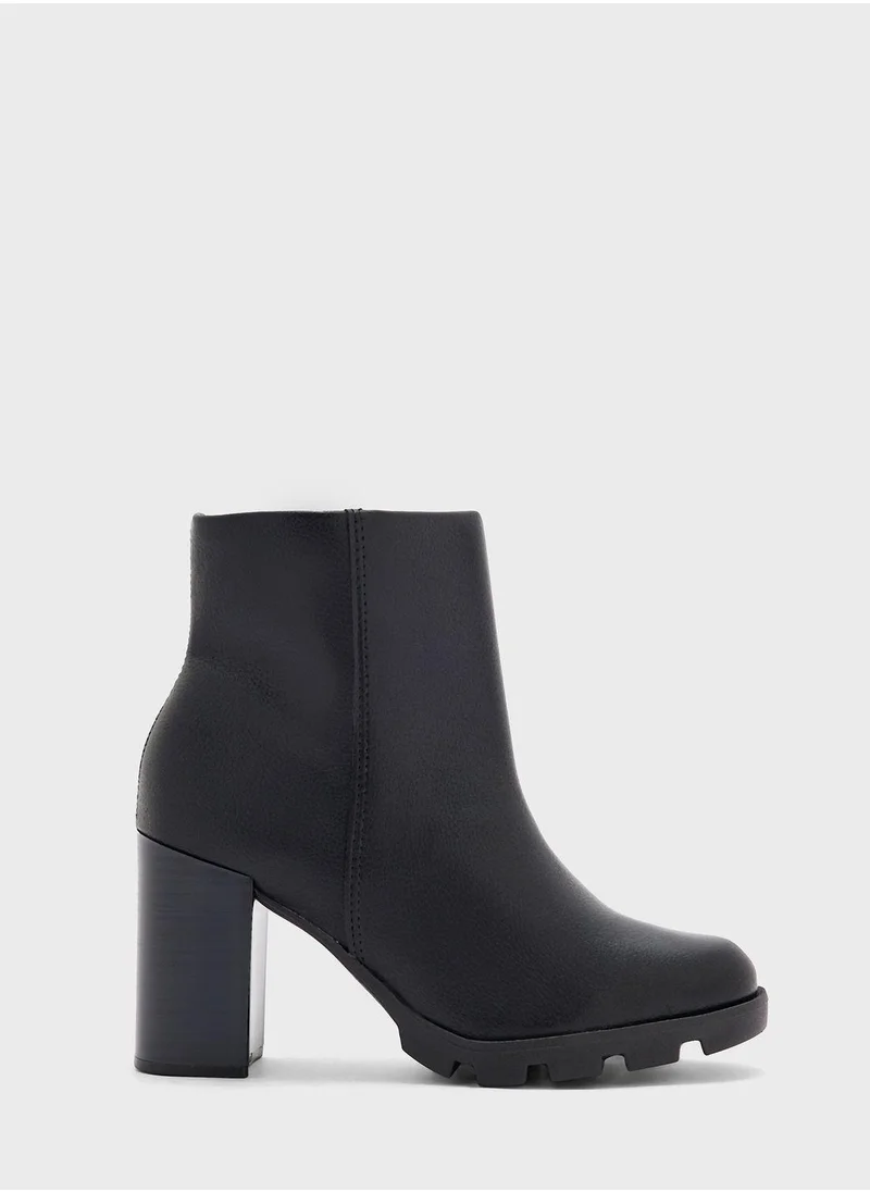 Beira Rio Kaia Mid Heel Ankle Boots