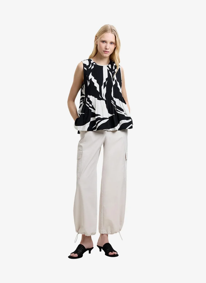 فرنش كونكشن Women's Black/Cream Jessie Lindy Slvls Top