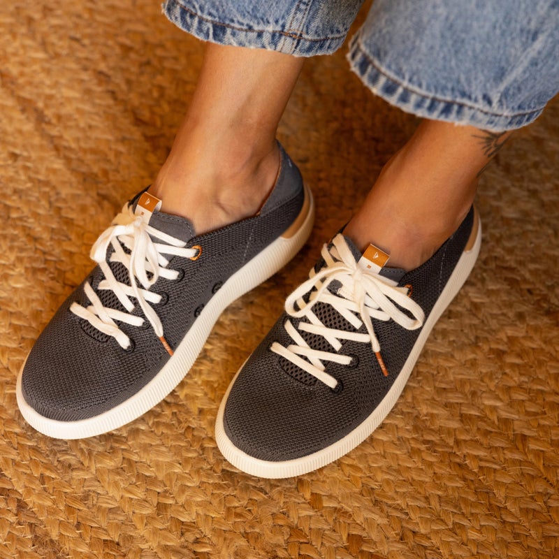 Reef Neptune Womens Shoe, Lightweight & Breathable Stretch Knit Upper, Soft Cushion Footbed, Charcoal, 7 - Image 3