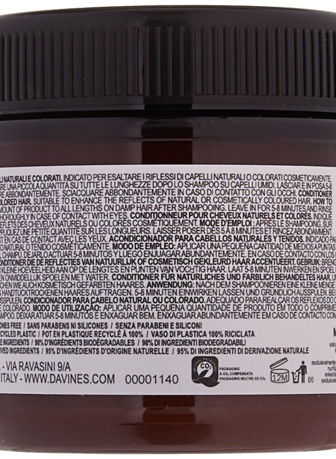 Davines Alchemic Conditioner, Golden, 8.80 Fl Oz - Image 2